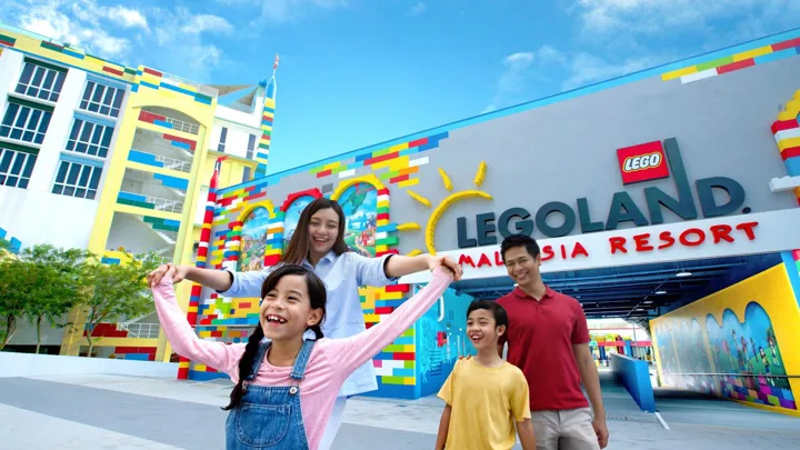 LEGOLAND Entrance at The Beginning