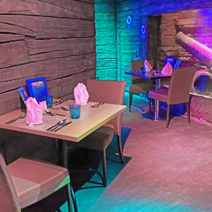 Underwater Dining Experience