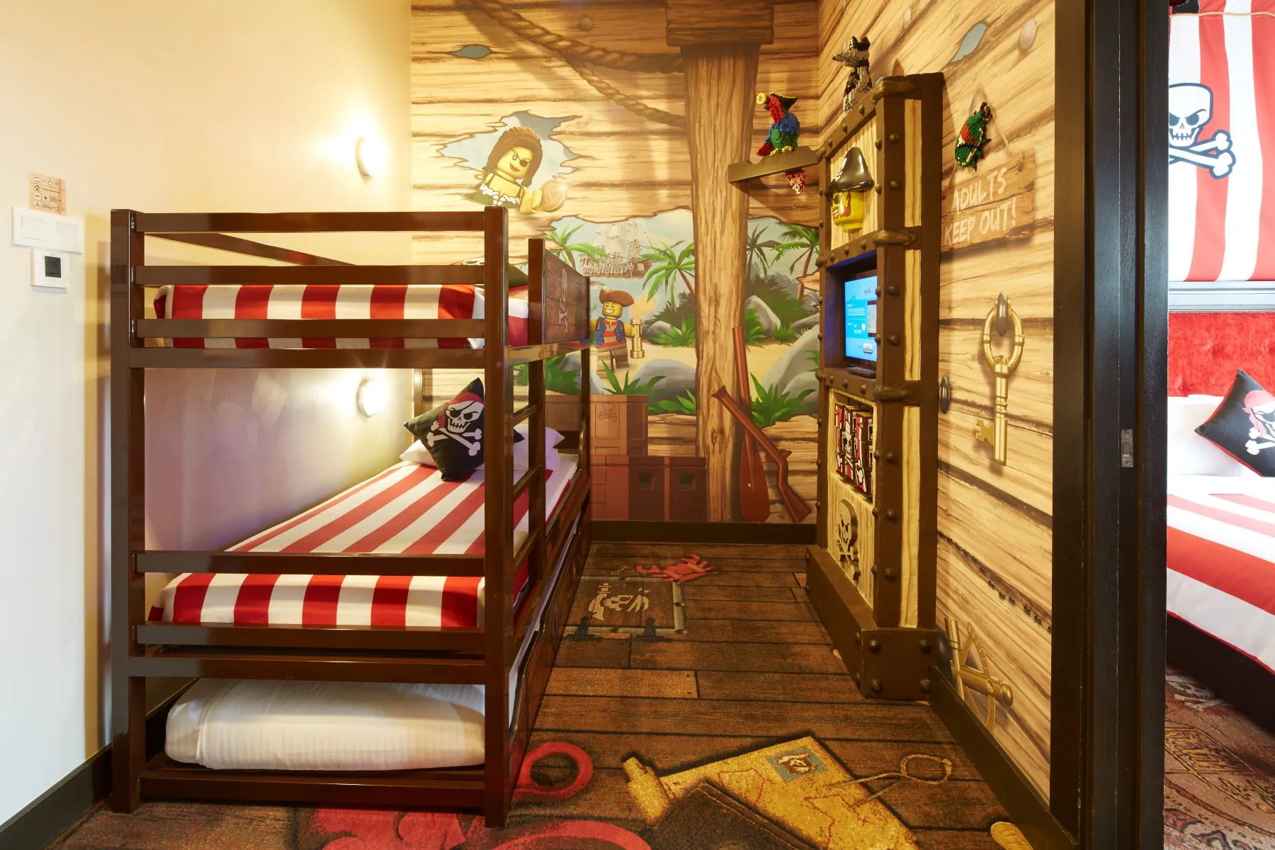 Premium Themed Room (Pirate)