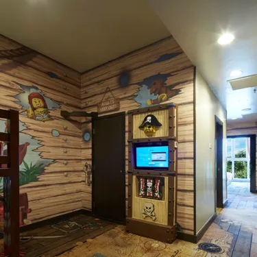 Deluxe Room (Pirate)