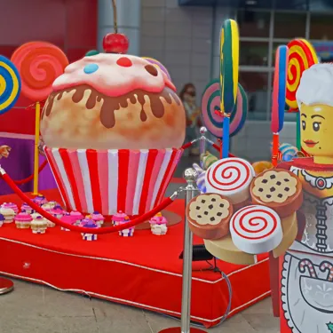 Brick-tacular Holidays - CANDYLAND